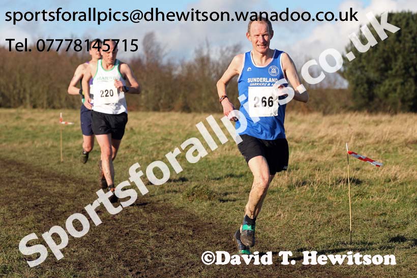 Mens masters 35s to 64s North Eastern Masters, Wallsend. Photo: David T. Hewitson/Sports for All Pics